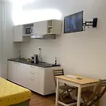 Sunny With Terrace In Area Appartement