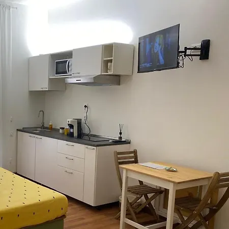 Sunny With Terrace In Area Apartment