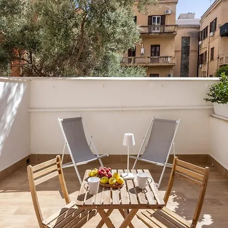 Sunny With Terrace In Area Palermo