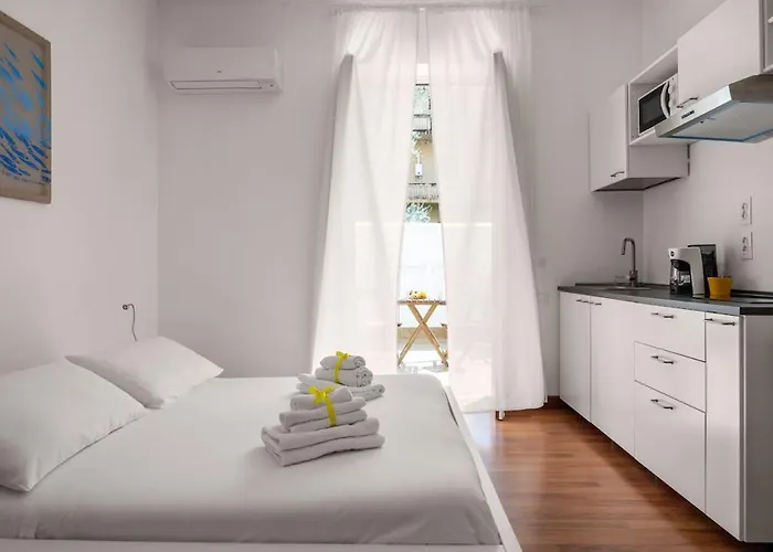 Sunny With Terrace In Area