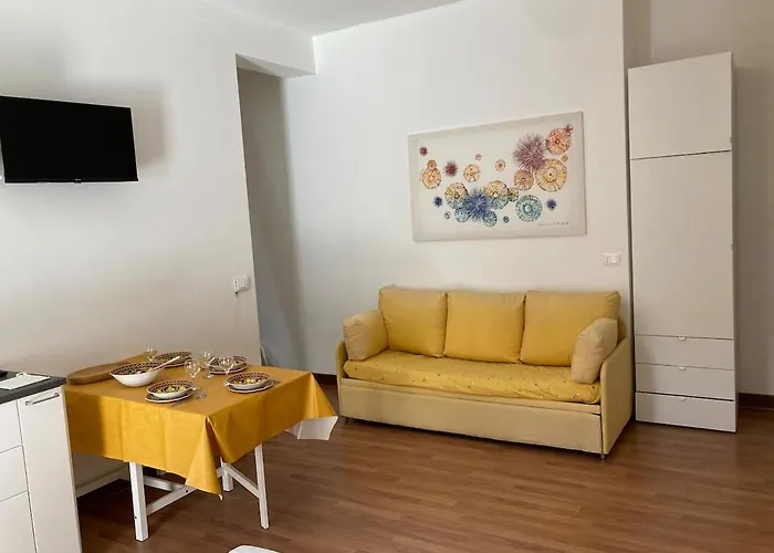 Sunny With Terrace In Area Apartamento *