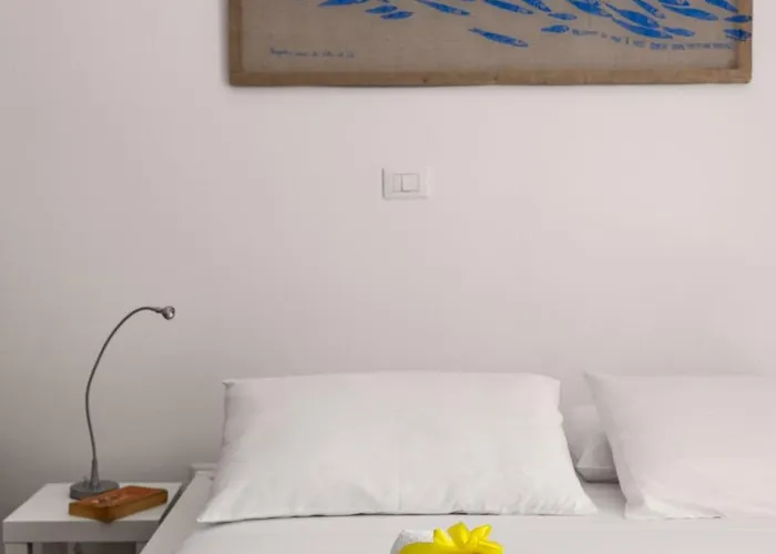 Sunny With Terrace In Area Palermo