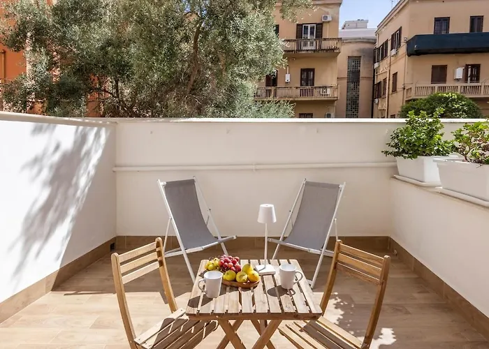 Sunny With Terrace In Area Palermo