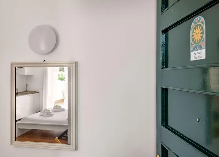 Sunny With Terrace In Area Palermo